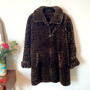 OVERSIZED FAUX FUR GALLERY COAT (S)